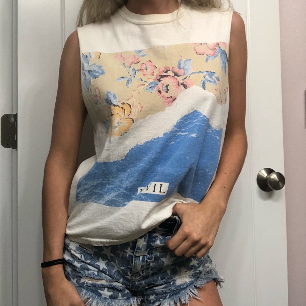 Civil muscle tee